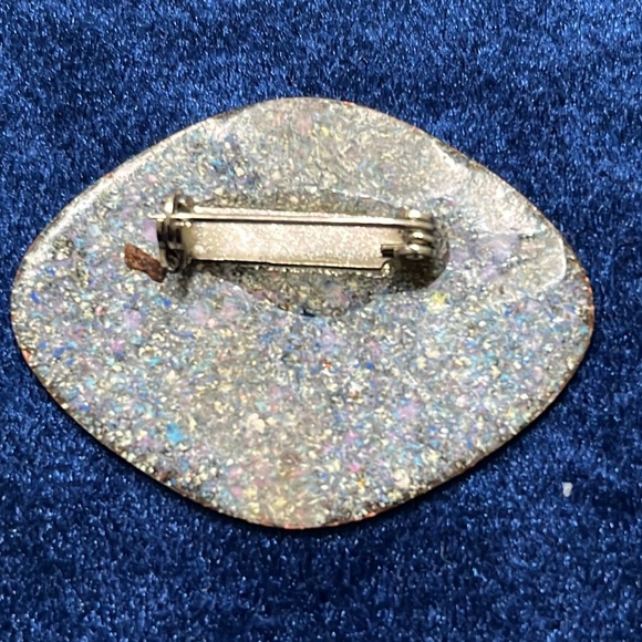 ☘️ Irish Garden & Cottage Thatched Roof Enameled Pin or Brooch  ☘️ - Picture 6 of 6